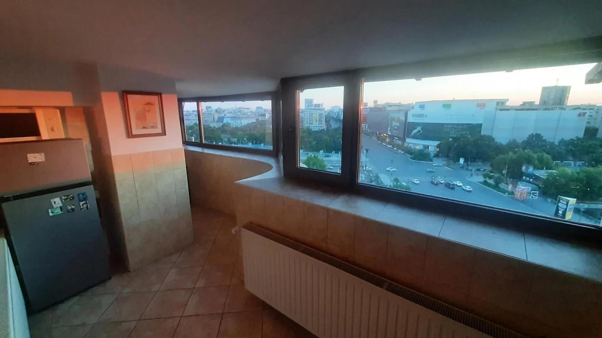 Camera Comuna Bucharest