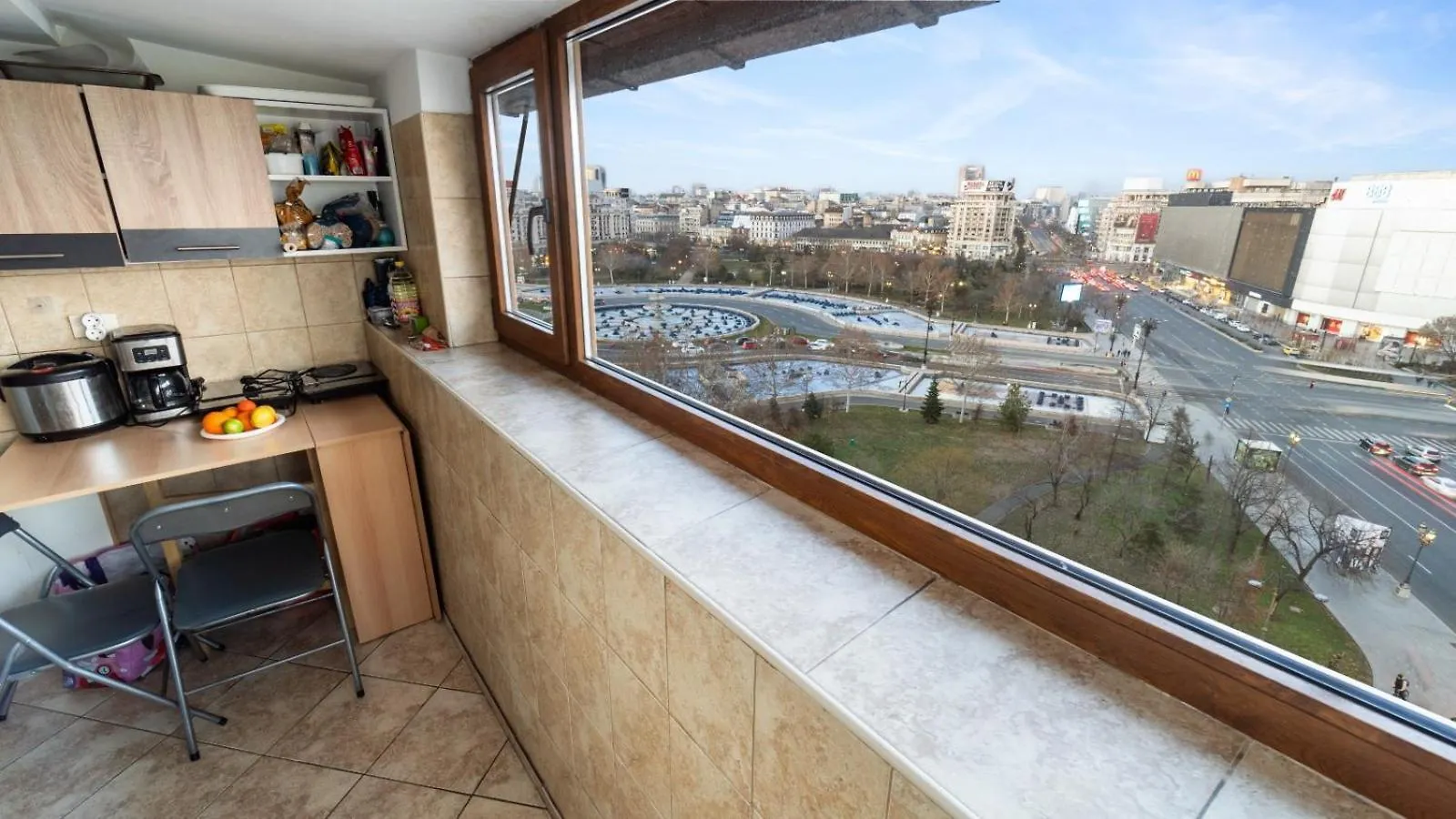 Camera Comuna Bucharest 0*,  Romania