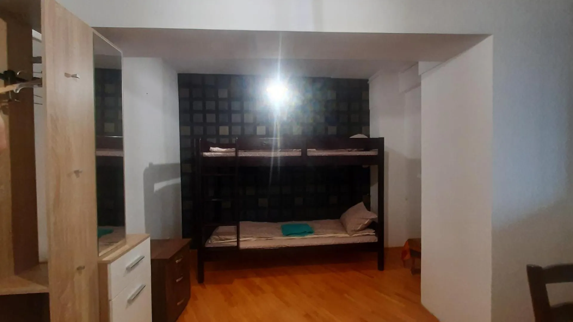 Camera Comuna Bucharest 0*,  Romania