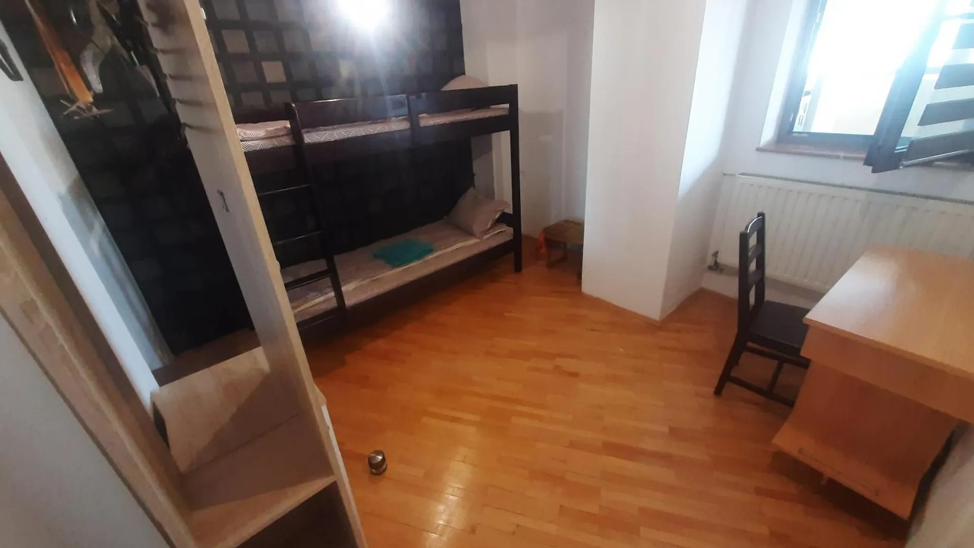 Camera Comuna Bucharest